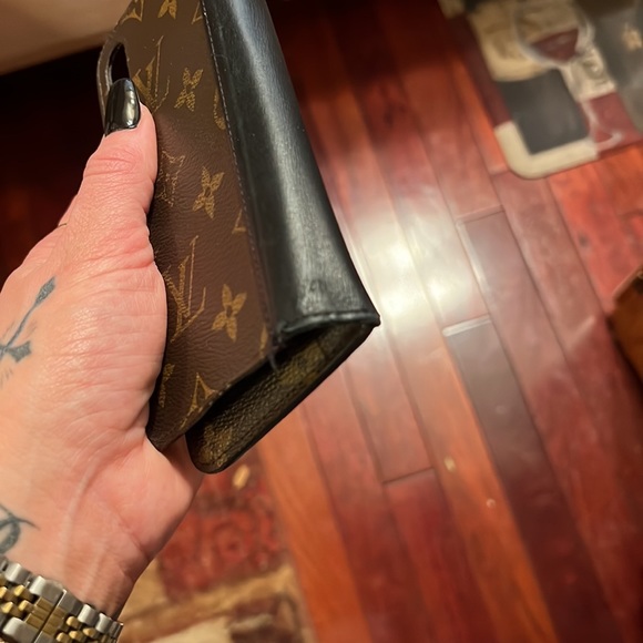 Louis Vuitton IPhone XS Max Folio - Picture 3 of 10
